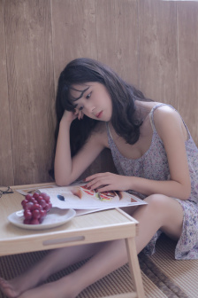 《浴室吃奶》电影在线观看